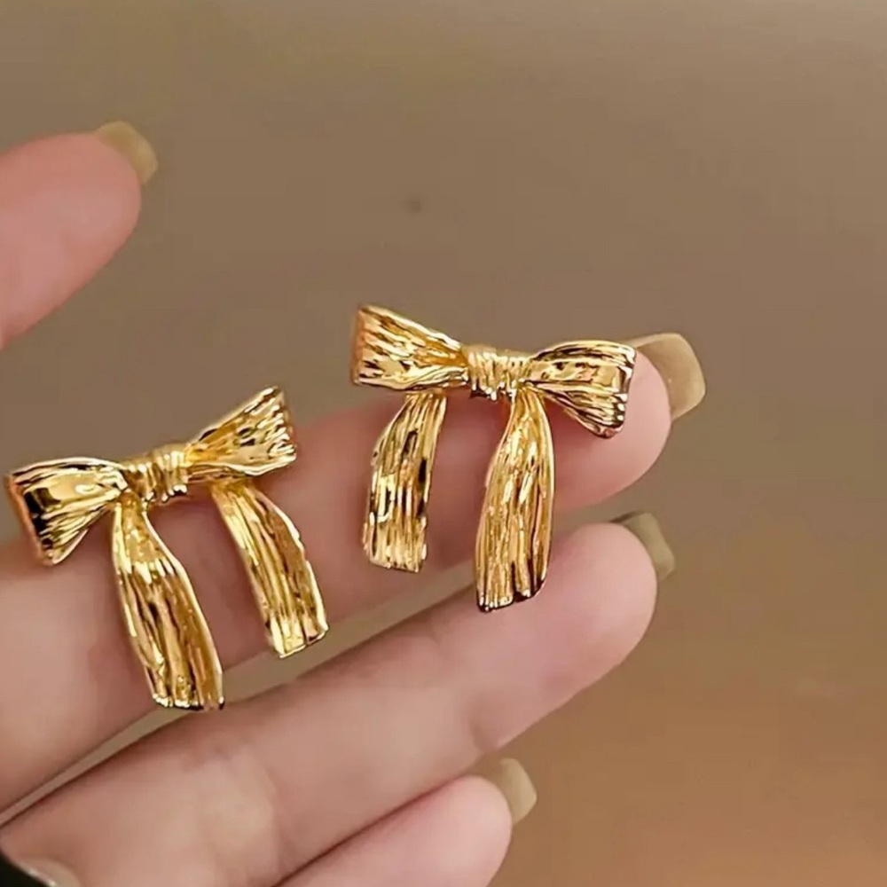 Bow Shaped Stud Earrings Zinc Alloy 14K Plated Jewelry